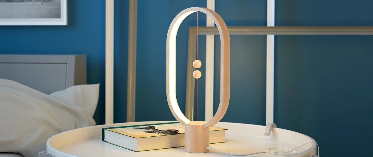 Llambë leximi Allocacoc Heng Balance Ellipse, USB, 2700 K, prej druri Llambë leximi Allocacoc Heng Balance Ellipse, USB, 2700 K, prej druri
