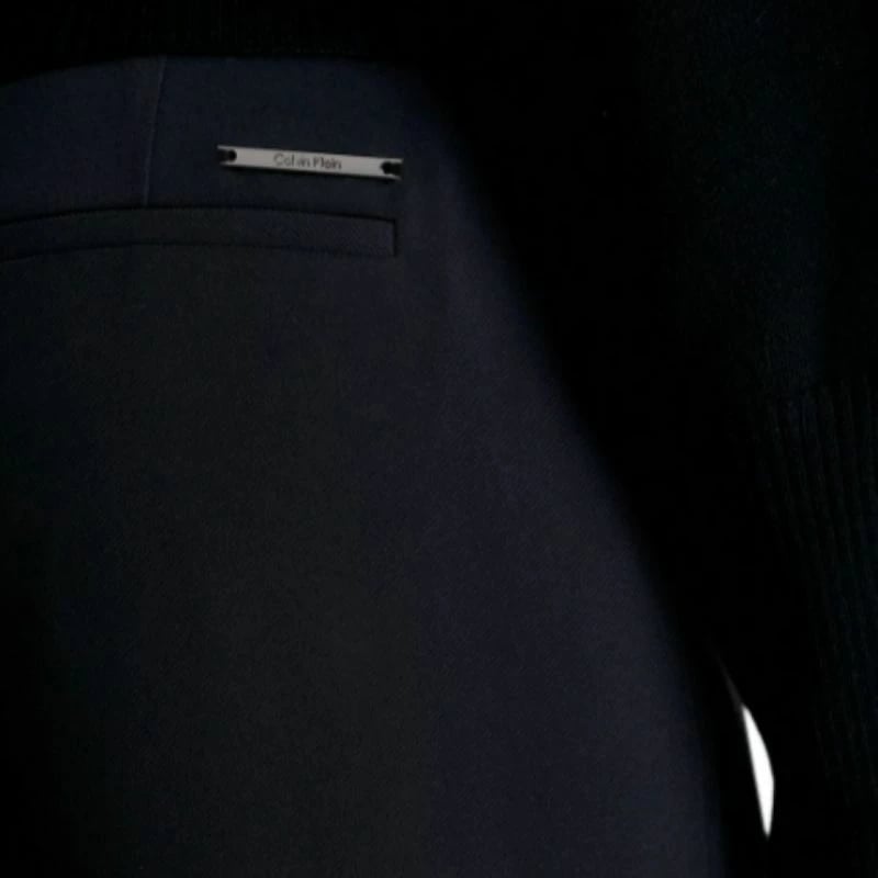 Pantallona Calvin Klein, femra, të zeza