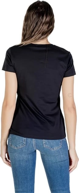 Maicë Liu Jo femra e zezë