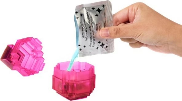 Figurë aksioni Minecraft Mattel Mini Mode Potion Brewing HTK99/JCD01 me enë magjie, rozë