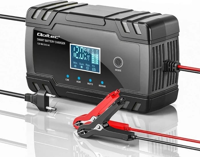 Karikues inteligjent për bateri Qoltec 52490, 12V 8A / 24V 4A, me funksion riparimi, LCD