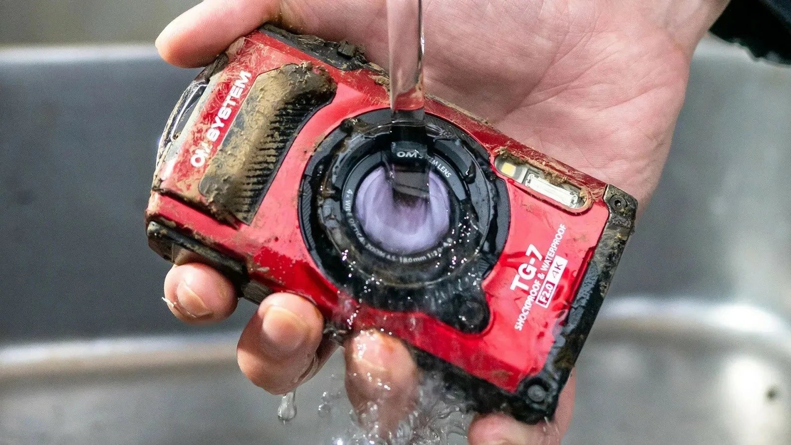 Aparat fotografik Olympus TG-7, kompakt, 12 MP, 4K, i kuq