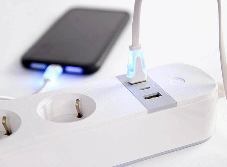 Shirit elektrik i mençur Gembird TSL-PS-S4U-01-W, 4 dalje AC, 1.5 m, 3880 W, Bardhë