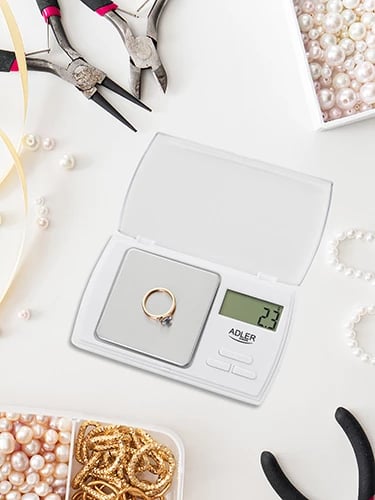 Peshore precize, Adler AD 3161, saktësi 0.1 g, kapacitet 500 g, LCD, me tarrë, me bateri në set