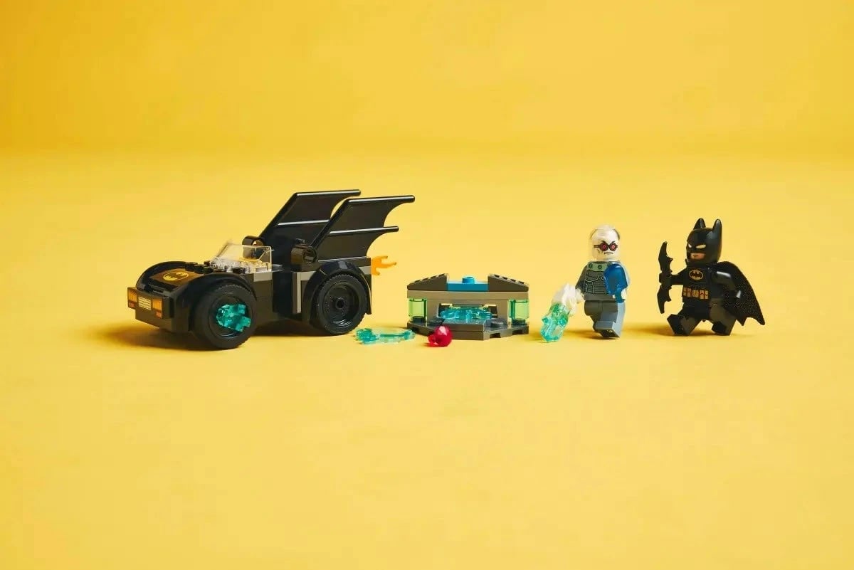 Set LEGO Batman 76301 Batman & Batmobile vs. Mr. Freeze