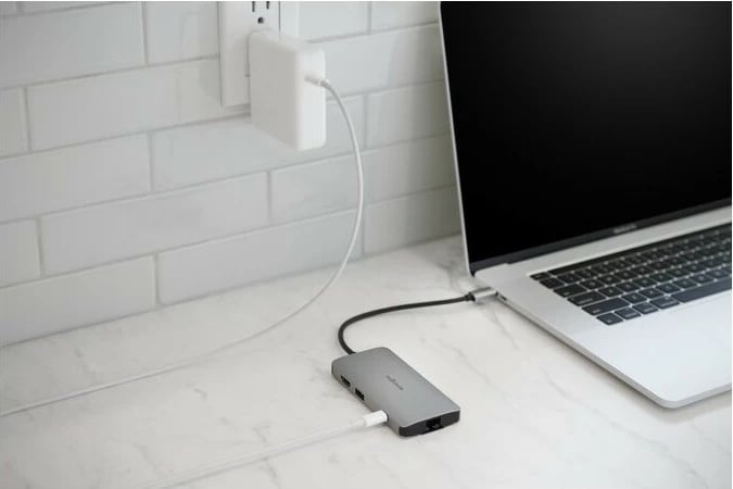 Hub USB-C Kensington UH1400p, 85W, i zi, argjendtë