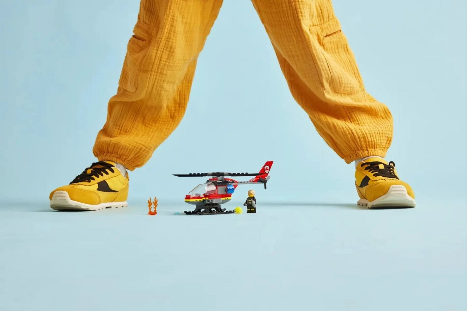 Helikopter i zjarrfikësve LEGO City 60411, 85 pjesë
