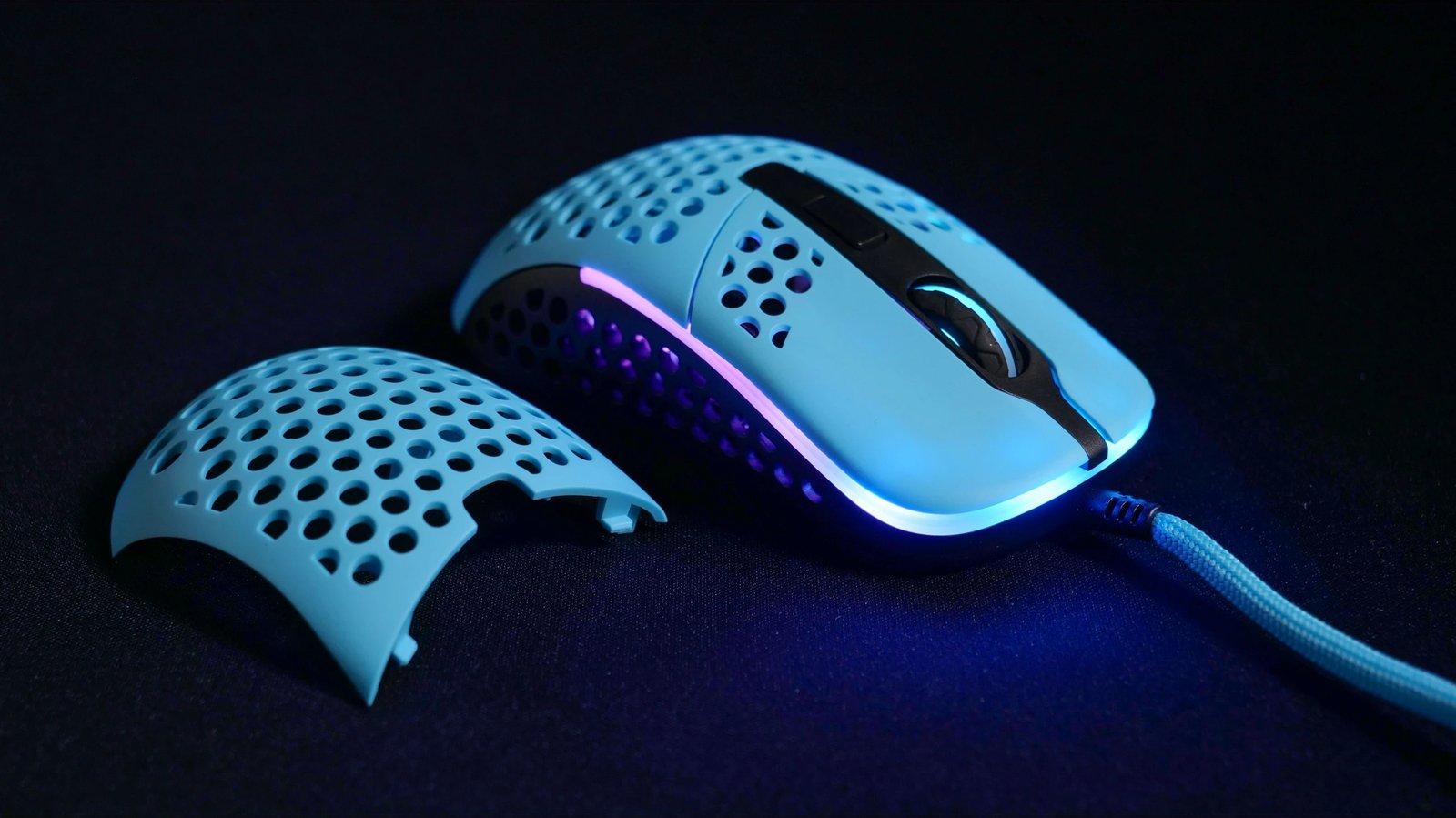 Maus Cherry XTRFY M42, Optik, USB Type-A, 16000 DPI, Blu