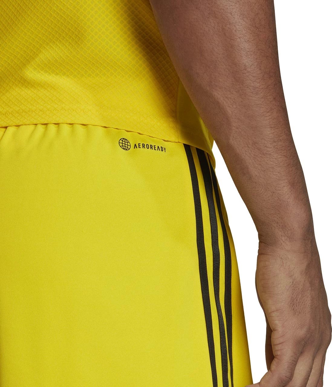 Shorce për meshkuj adidas, të verdha