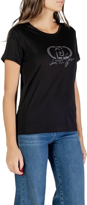 Maicë Liu Jo femra, e zezë