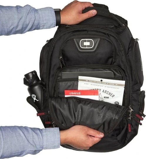 Çantë shpine për laptop Ogio, e zezë