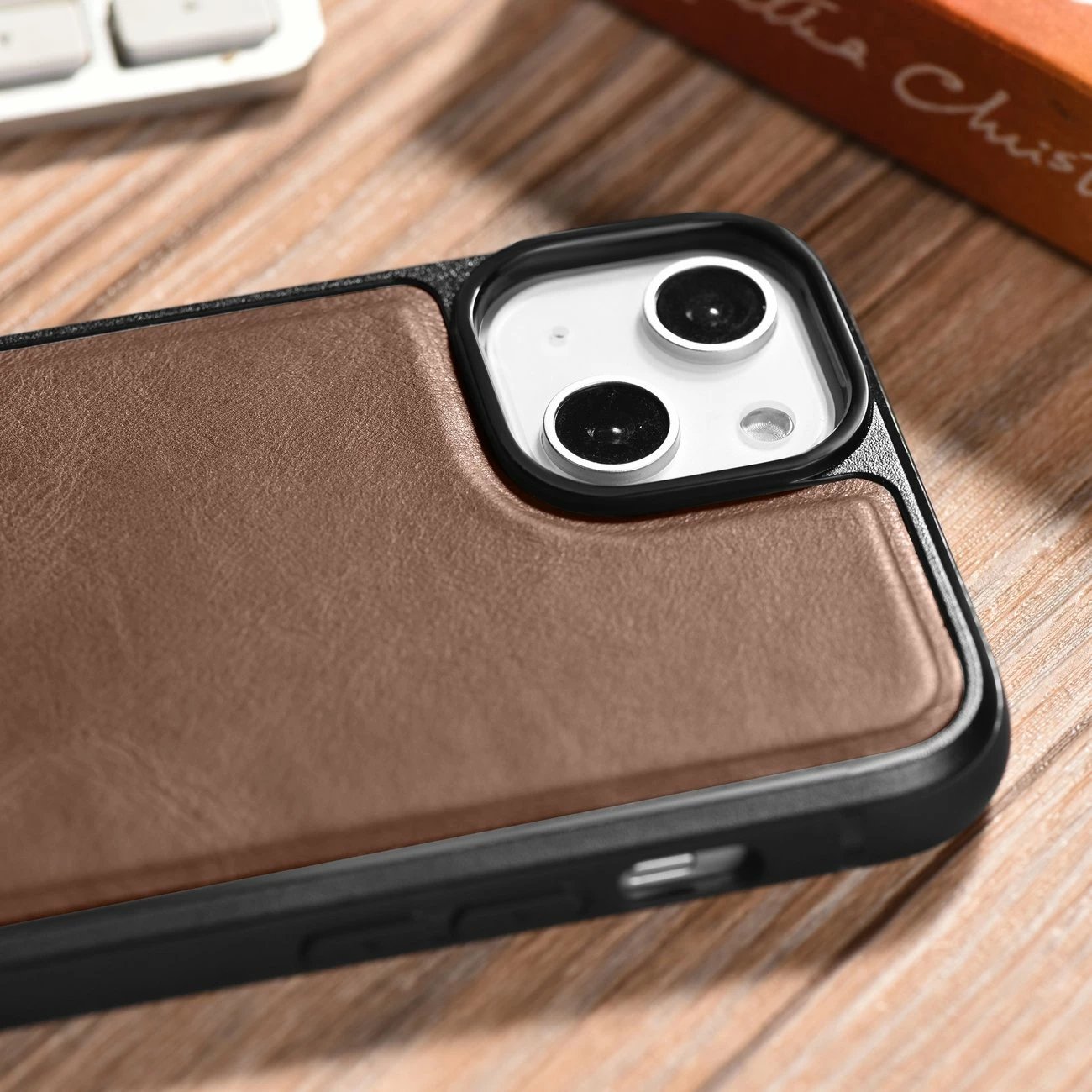 Mbështjellës lëkure iCarer për iPhone 14 Plus, MagSafe, Kafe