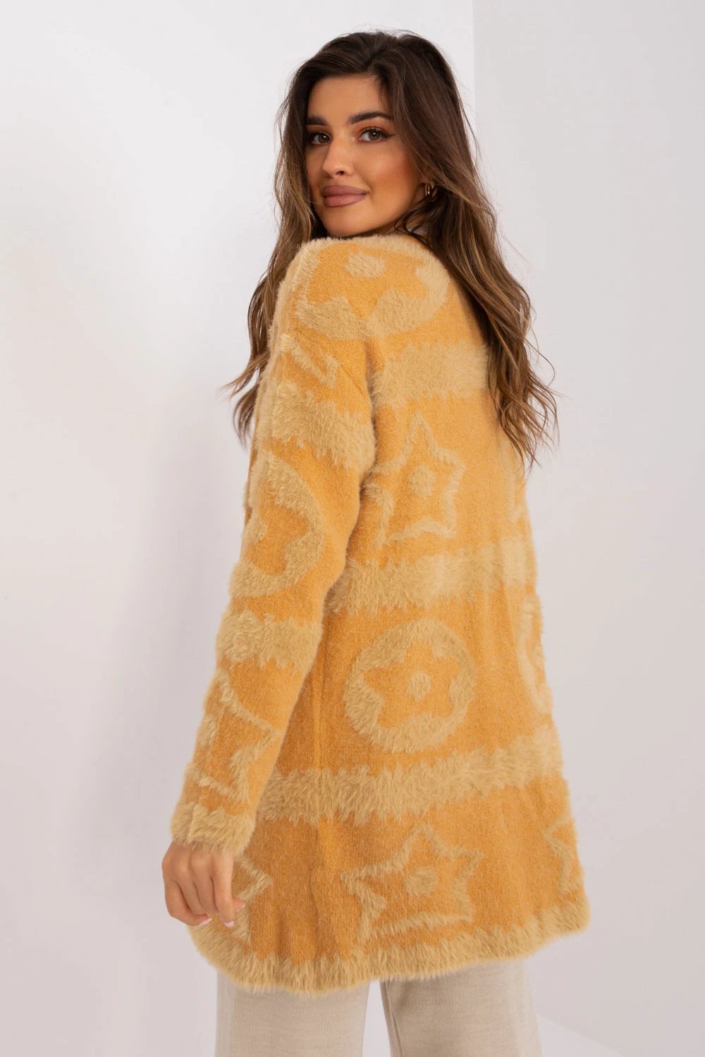 Xhemper AT 189215, kafe