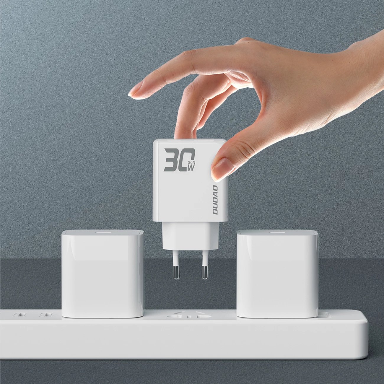 Karikues muri Dudao A30EU, GaN, 30W, 2 porta USB-A/USB-C, i bardhë