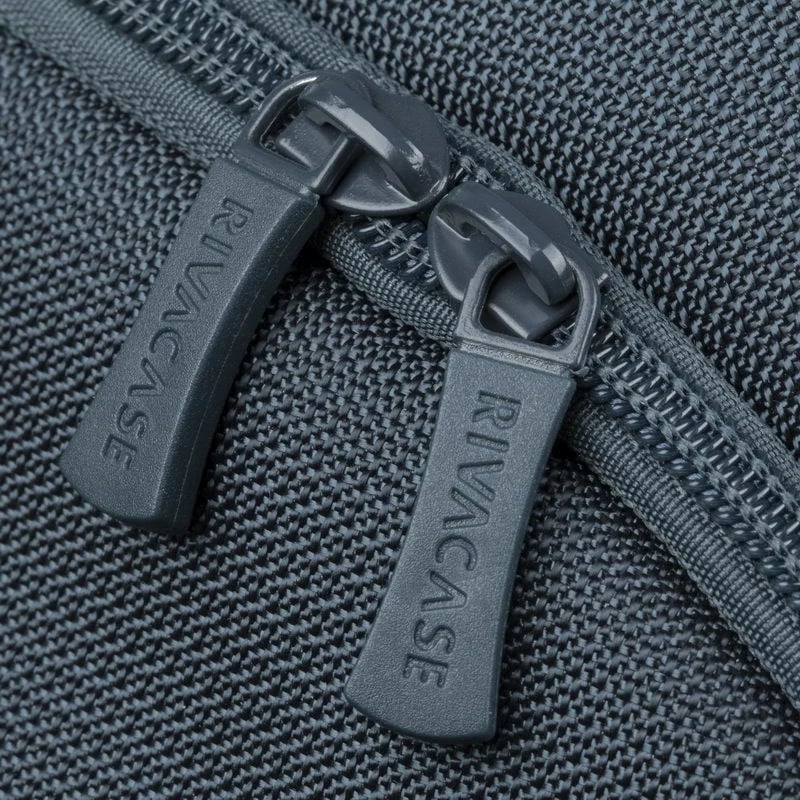 Çantë shpine RivaCase 8460 për laptop 17", poliestër, monokromatike Çantë shpine RivaCase 8460 për laptop 17", poliestër, monokromatike