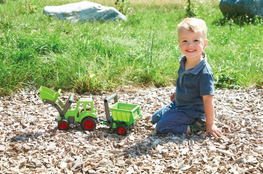 Rimorkio lodër Lena EcoActives, plastikë-dru, 23cm, për djem, e gjelbër/gri/kuqe/zezë Rimorkio lodër Lena EcoActives, plastikë-dru, 23cm, për djem, e gjelbër/gri/kuqe/zezë