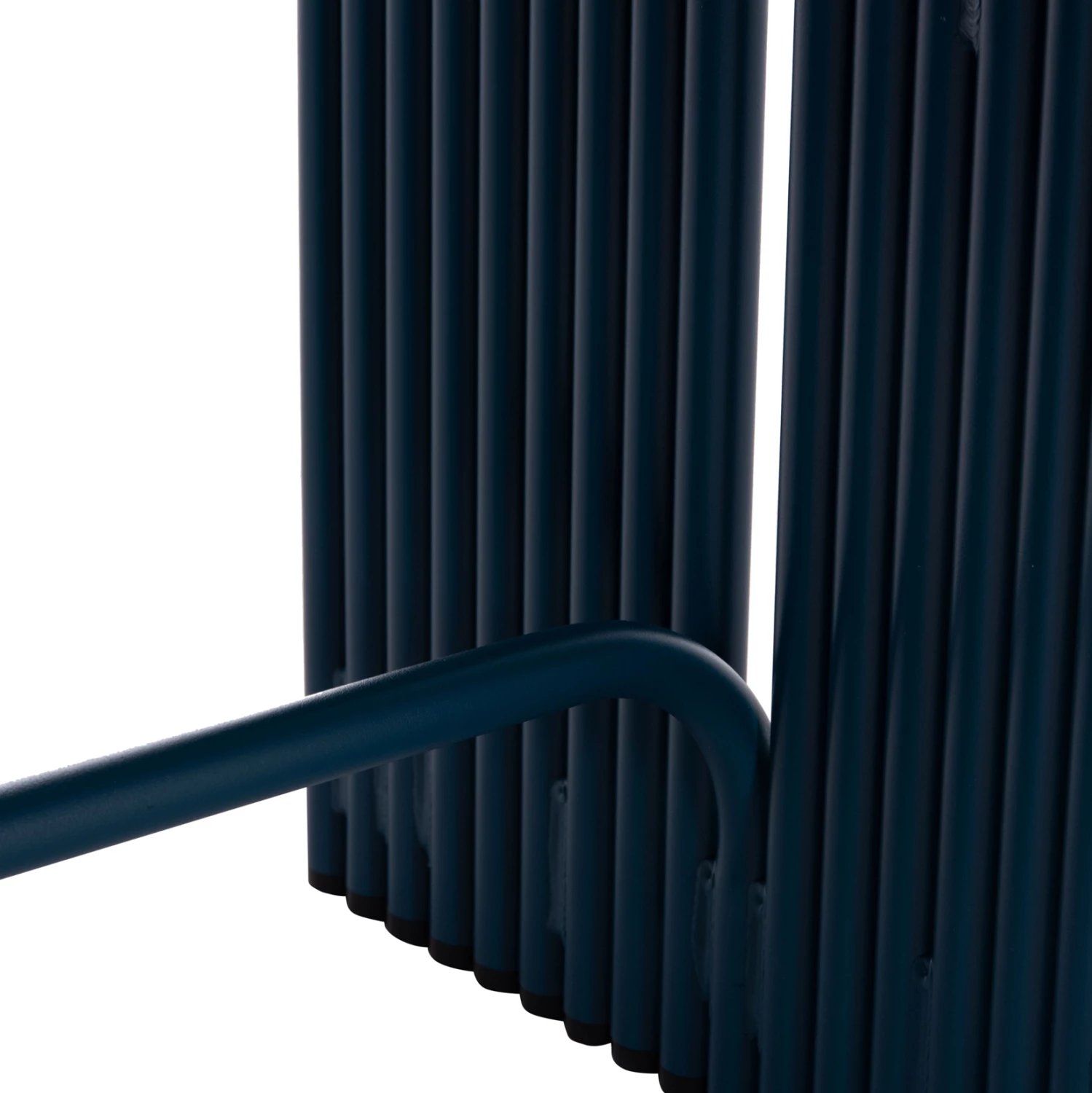 Karrige e ulët INTREPID, alumin, ngjyrë kaltër, 40x38x55Hcm Karrige e ulët INTREPID, alumin, ngjyrë kaltër, 40x38x55Hcm