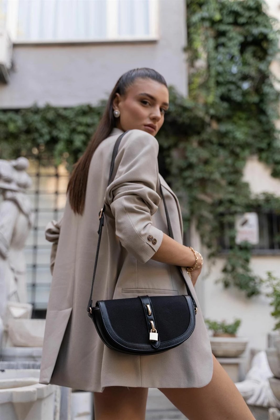 Çantë shpatull për femra, ngjyrë e zezë, Zoozie Bags, MK1020023SV10-020