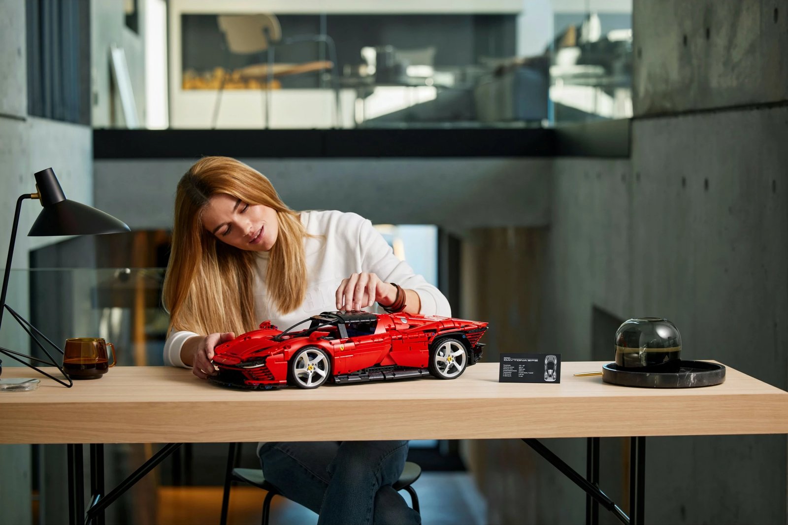 Set ndërtimi LEGO Technic Ferrari Daytona SP3, 3778 pjesë, plastikë, 6.99 kg Set ndërtimi LEGO Technic Ferrari Daytona SP3, 3778 pjesë, plastikë, 6.99 kg