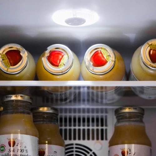 Mini frigorifer termoelektrik, Adler, AD 8089, 28 L, raft xhami, dritë LED, 100-240V, i zi