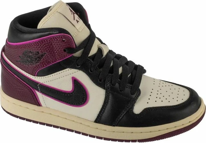 Atlete Nike Jordan për femra, multikolor