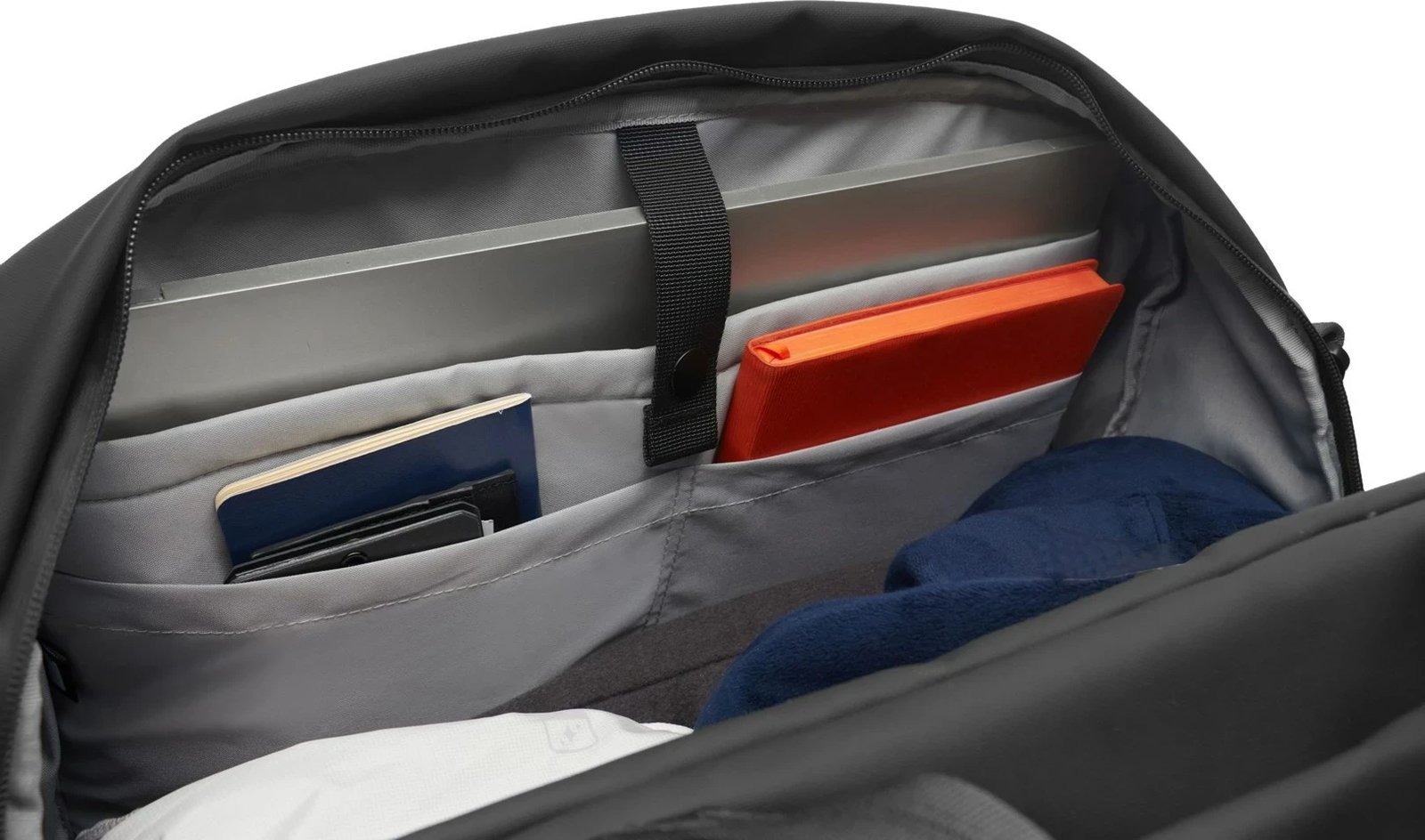 Çantë duffle XD DESIGN Urban, P706.2901, e zezë, rezistente ndaj ujit