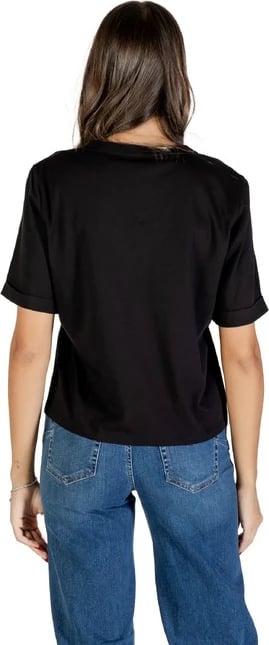 Maicë Liu Jo femra e zezë