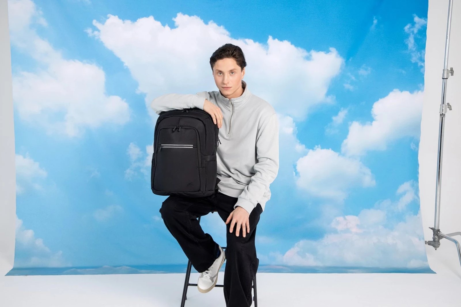 Çantë shpine për laptop RIVACASE, 7569 Alpendorf ECO, gri