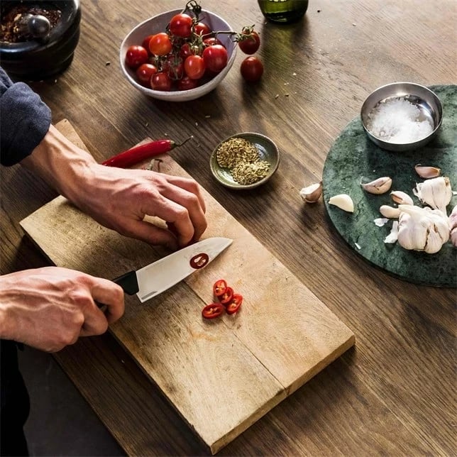 Thikë kuzhine Fiskars 1051749, Chef's knife, çelik inox, dorezë plastike, e zezë