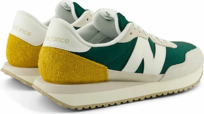 Atlete për meshkuj New Balance, të bardha, të gjelbra, të verdha