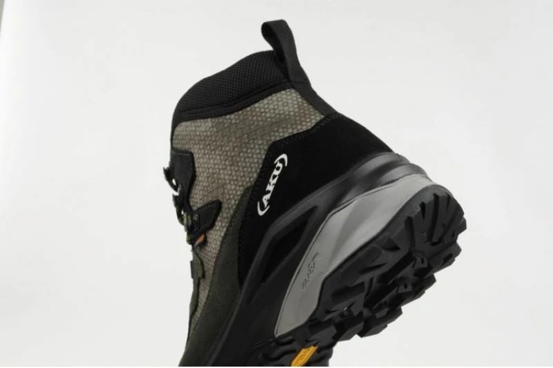 Atlete trekking për meshkuj Aku, të zeza