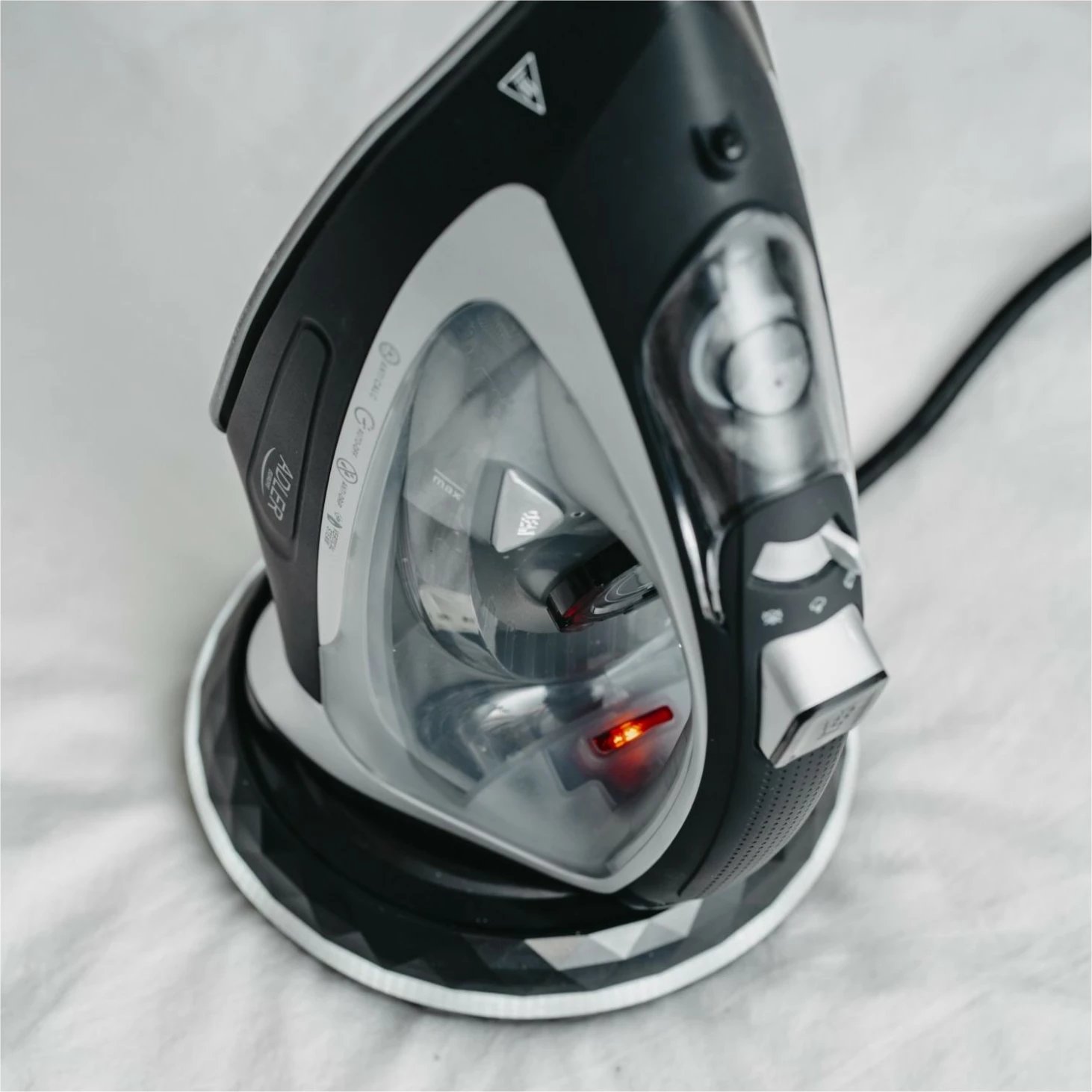 Hekur Adler AD 5043, 2800W, pa kabllo, zi-gri