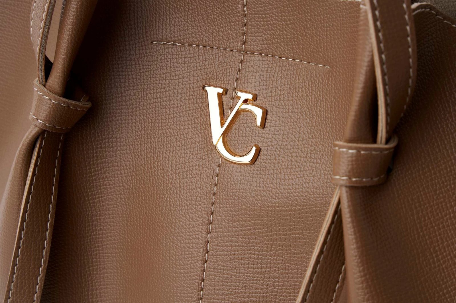 Çantë shpatullash Vince Camuto Foggia, ngjyrë mink