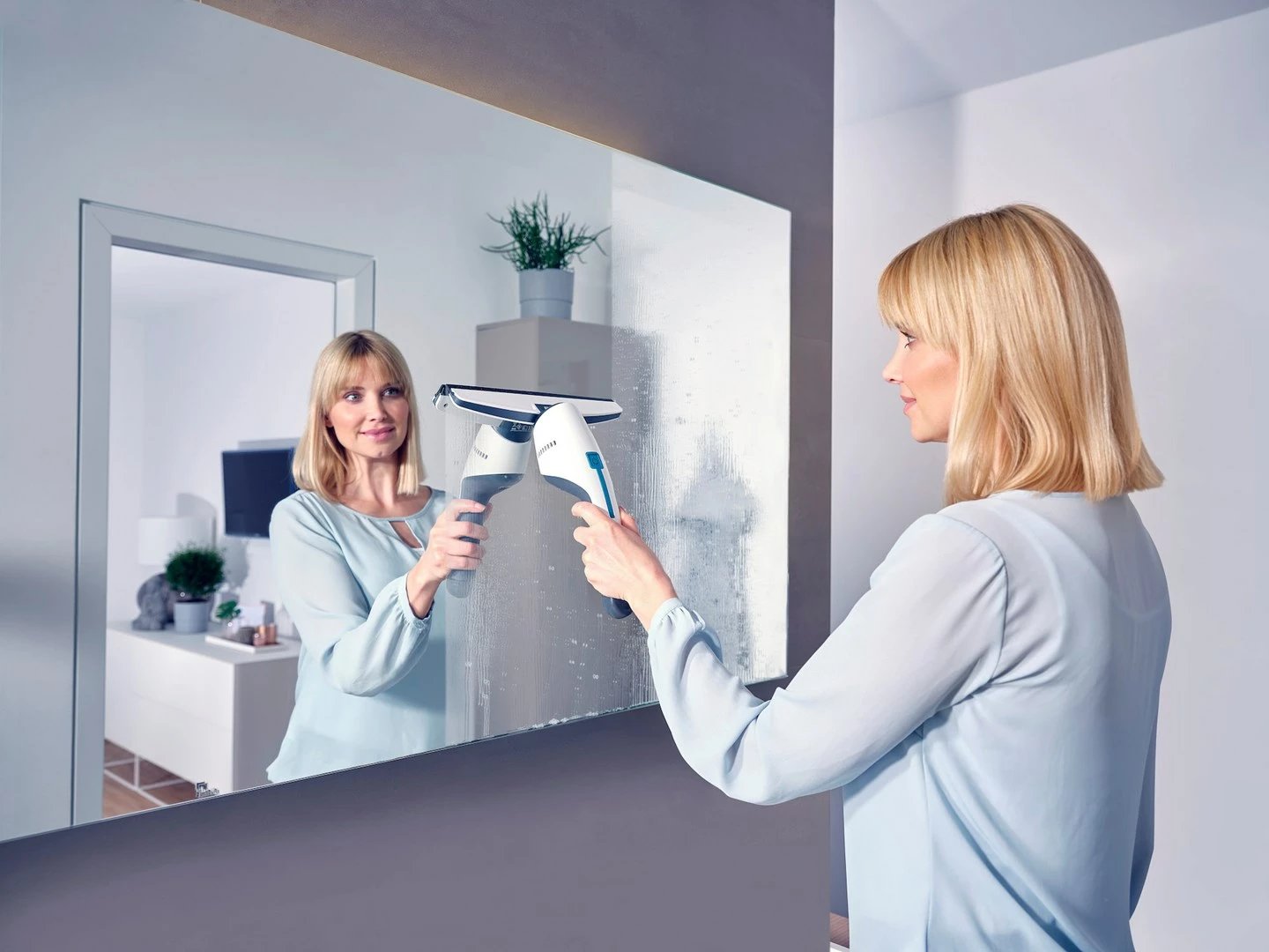 Pastrues elektrik dritaresh LEIFHEIT 51035, 45 min, i zi/blu/bardhë