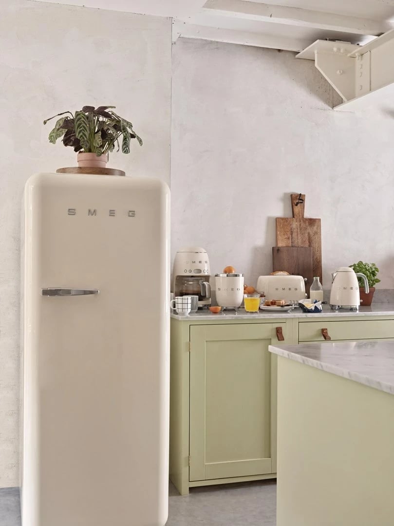 Çajnik SMEG 50's Style KLF03CREU, Krem