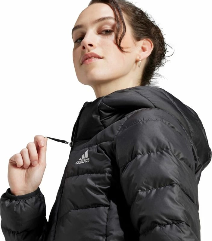 Jakne adidas për femra, e zezë