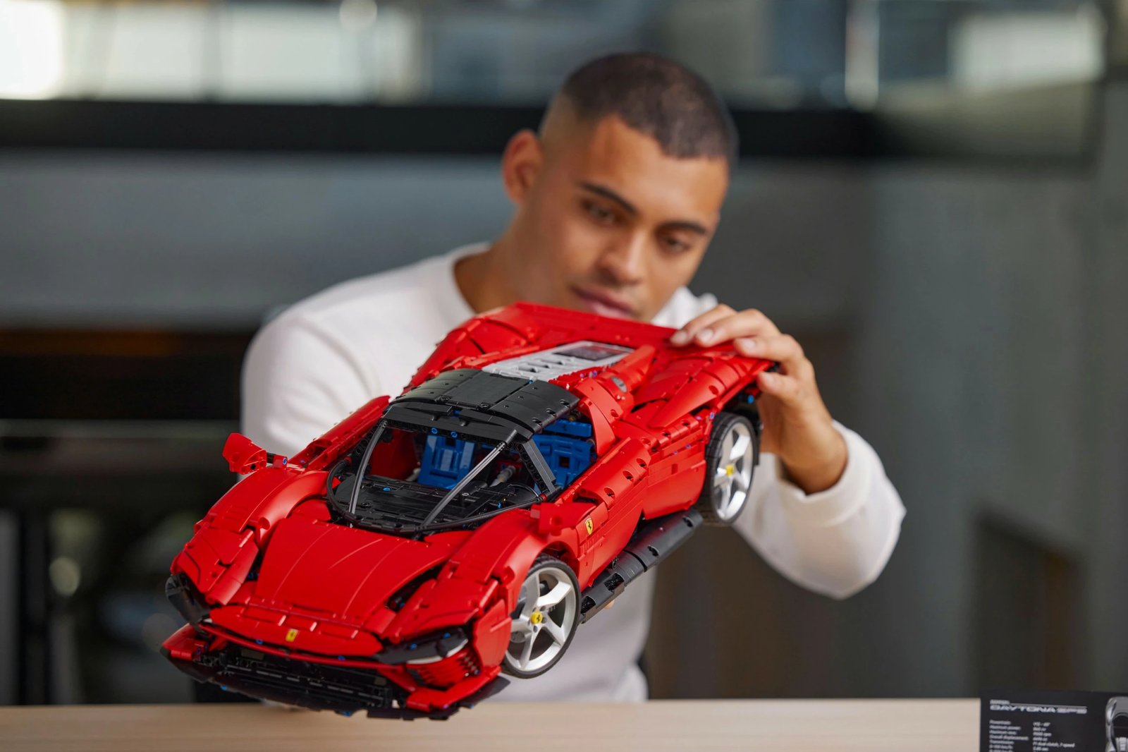 Set ndërtimi LEGO Technic Ferrari Daytona SP3, 3778 pjesë, plastikë, 6.99 kg Set ndërtimi LEGO Technic Ferrari Daytona SP3, 3778 pjesë, plastikë, 6.99 kg