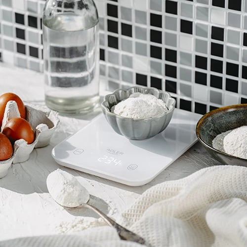 Peshore kuzhine, Adler, AD 3181, 10 kg, ekran LED, platformë xhami të temperuar 205x150 mm, e bardhë