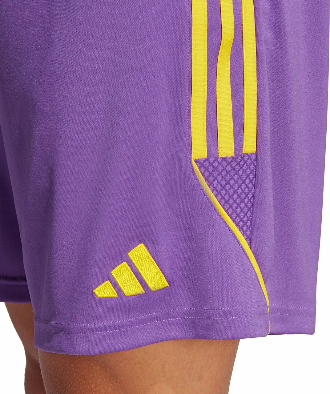 Shorce për meshkuj adidas, të purpurta