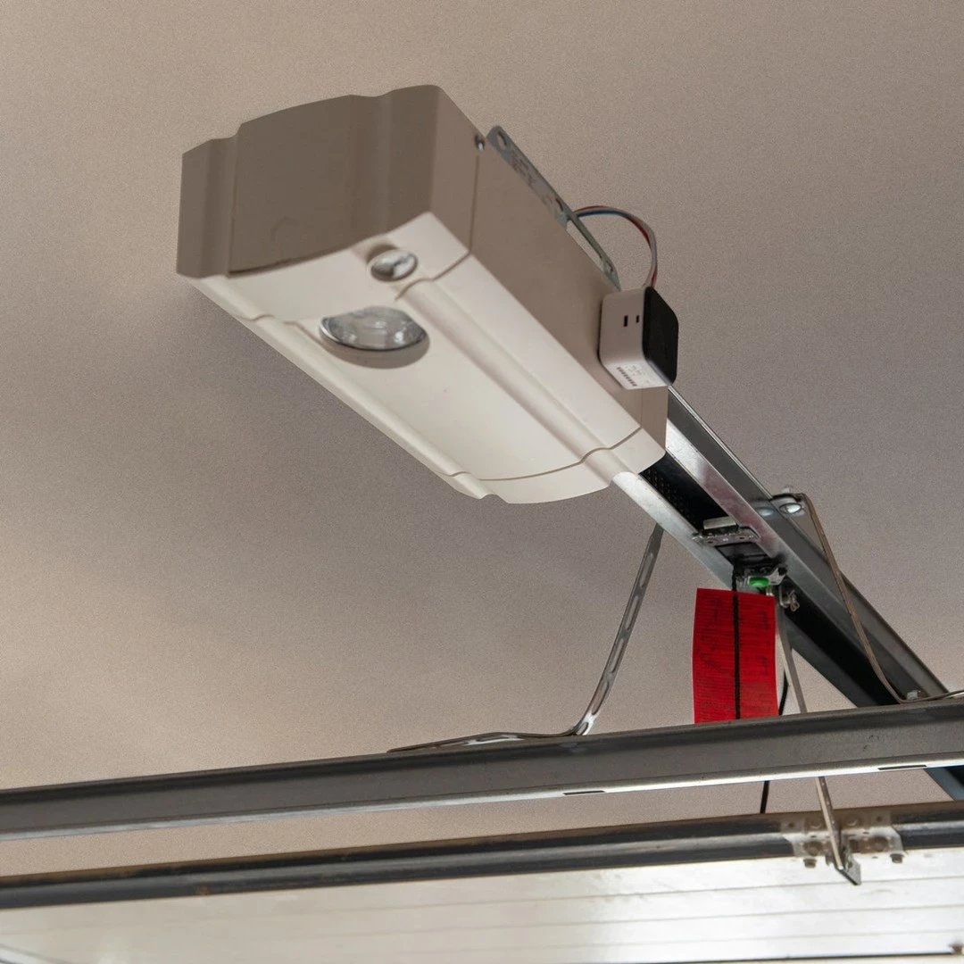 Sensor Yale për hapës të garazhit, i zi