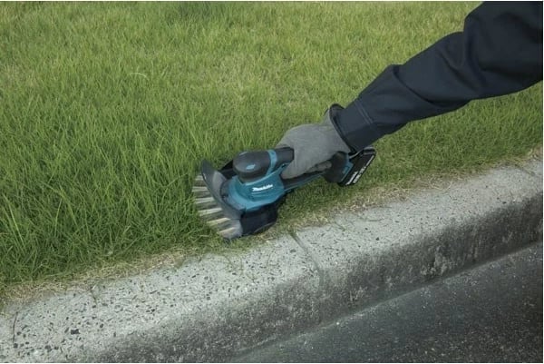 Kositëse bari Makita DUM604ZX 16 cm 18 V Lithium-Ion, e zezë, e kaltër