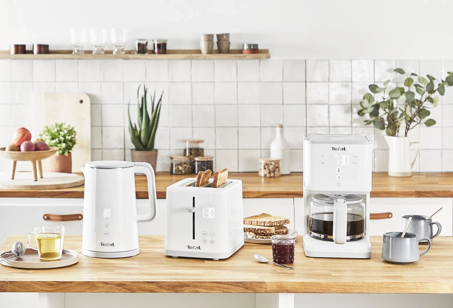 Vluese uji Tefal Sense KO693110, 1.5 L, 1800 W, e bardhe