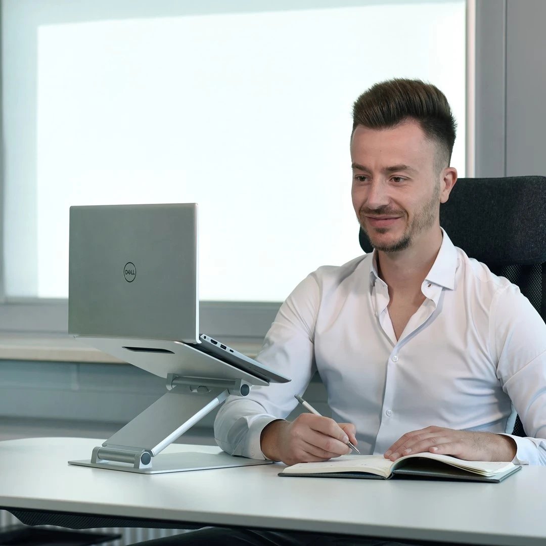 Mbajtëse për laptop POUT Eyes3 Lift, alumin, argjend/hiri