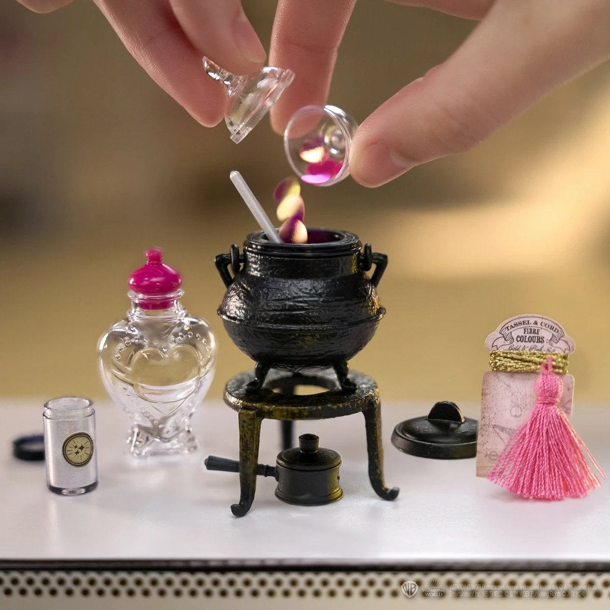 Set figurina Miniverse Harry Potter Make It Mini Potions, MGA, 15 copë