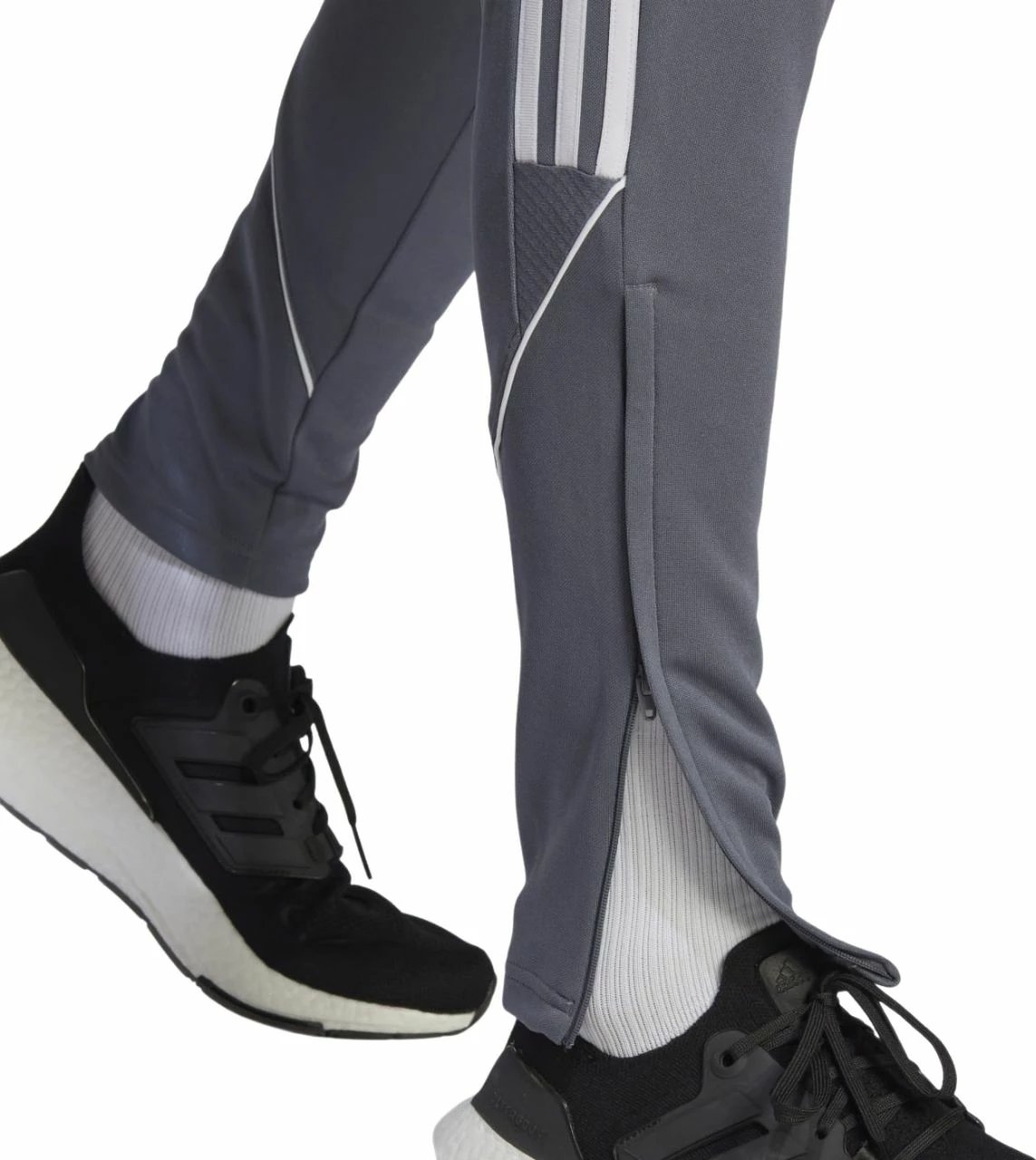 Pantallona sportive adidas për meshkuj, gri
