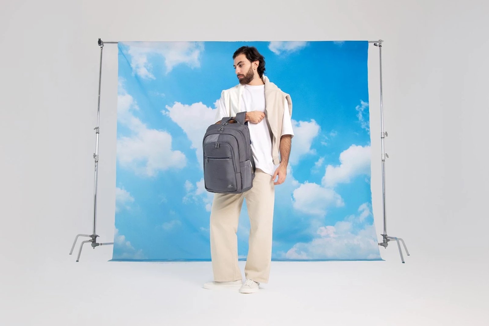 Çantë shpine për laptop RIVACASE, 7561 Alpendorf ECO, e zezë