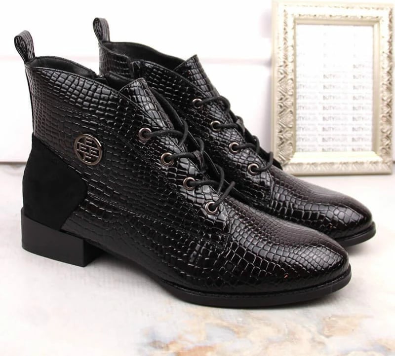 Çizme të shkurta për femra Filippo, të zeza