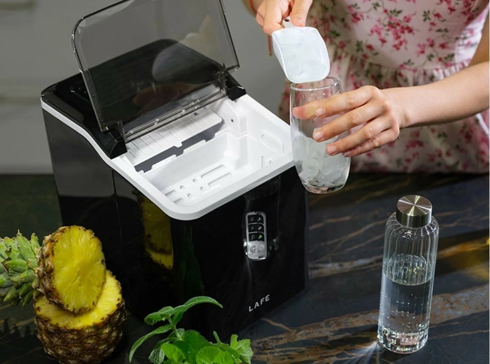 Aparat akulli, Lafe, IceTwist PRO LAFLOD47684, 12 kg/ditë, rezervuar ujit 1.5 L, vetëpastrim, rregullim madhësie kubave, zi