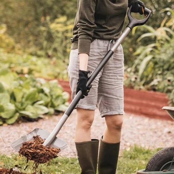 Lopatë ergonomike Fiskars 1066712, plastikë/çelik, gri