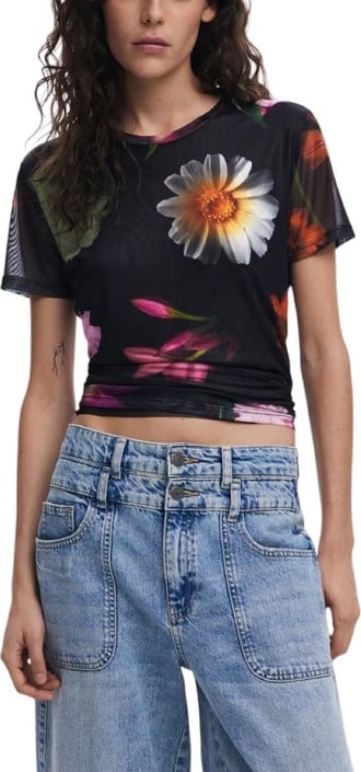 Maicë Desigual femra e zezë